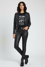 Laden Sie das Bild in den Galerie-Viewer, Damen Schwarze Echtleder Motorradhose – Slim Fit Biker Stil