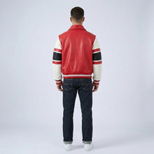 Laden Sie das Bild in den Galerie-Viewer, All Star Varsity Leder Bomberjacke – Salvage Red Edition