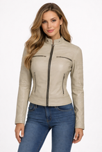 Laden Sie das Bild in den Galerie-Viewer, Decrum Beige Cafe Racer Lederjacke – Schmal geschnittene Bikerjacke