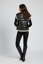 Laden Sie das Bild in den Galerie-Viewer, Women's Shearling & Leather Moto Vest