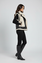 Laden Sie das Bild in den Galerie-Viewer, Women's Shearling & Leather Moto Vest