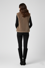 Load image into Gallery viewer, Women's Beige Shearling Fur Vest