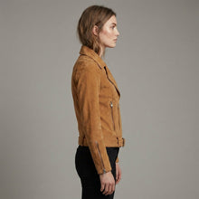 Laden Sie das Bild in den Galerie-Viewer, Women's Suede Leather Jacket