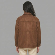 Laden Sie das Bild in den Galerie-Viewer, Women's Brown Suede Shacket