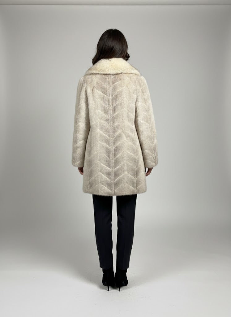 Damen-Wintermantel aus blauer Fuchsfell-Chevron