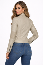 Laden Sie das Bild in den Galerie-Viewer, Decrum Beige Cafe Racer Lederjacke – Schmal geschnittene Bikerjacke
