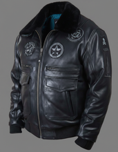 Laden Sie das Bild in den Galerie-Viewer, Stealth Squadron Schwarze Leder Bomberjacke – Flieger Pelzkragen
