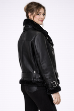 Laden Sie das Bild in den Galerie-Viewer, Women's Black Shearling Aviator Jacket
