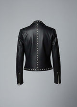 Laden Sie das Bild in den Galerie-Viewer, Damen Schwarze Nieten-Leder-Bikerjacke – Echte Motorradjacke mit silbernen Nieten
