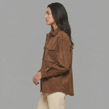 Laden Sie das Bild in den Galerie-Viewer, Women's Brown Suede Shacket
