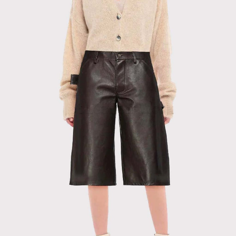 "Schwarze Cropped-Lederhose mit mittelhohem Bund"