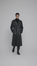 Laden und Abspielen von Videos im Galerie-Viewer, Herren Deutscher Offizier Trenchcoat im WW2-Stil aus Leder – Klassische Militär Edition
