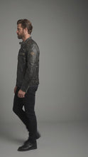 Laden und Abspielen von Videos im Galerie-Viewer, Herren Distressed Leder Bikerjacke – Harley Davidson Vintage Racing Moto Stil
