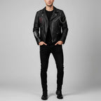 Signature Obsidian Skull Bikerjacke aus Leder – Handbesetzter Motorrad-Stil